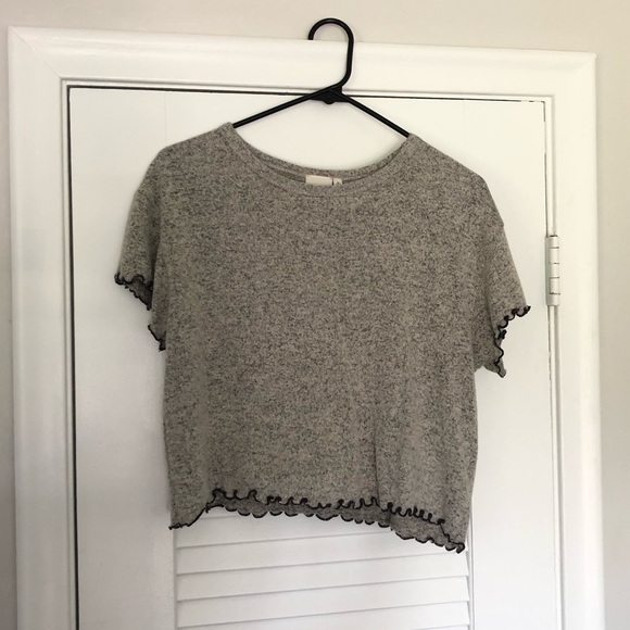 Good Luck Gem Ruffle Hem Tee Size Medium - Gray and Black. - Picture 1 of 4